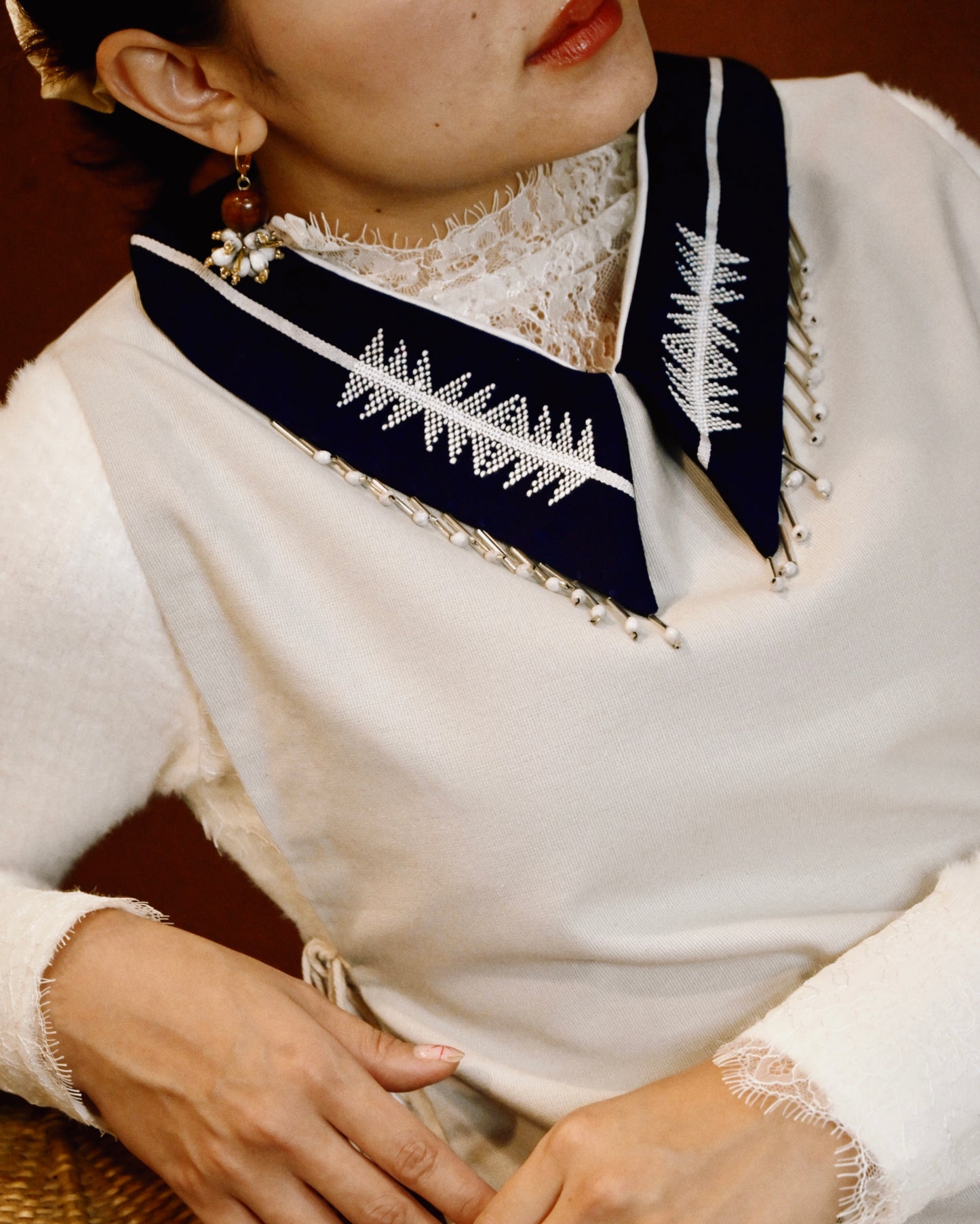 Collared Vest Pingpih Detailing